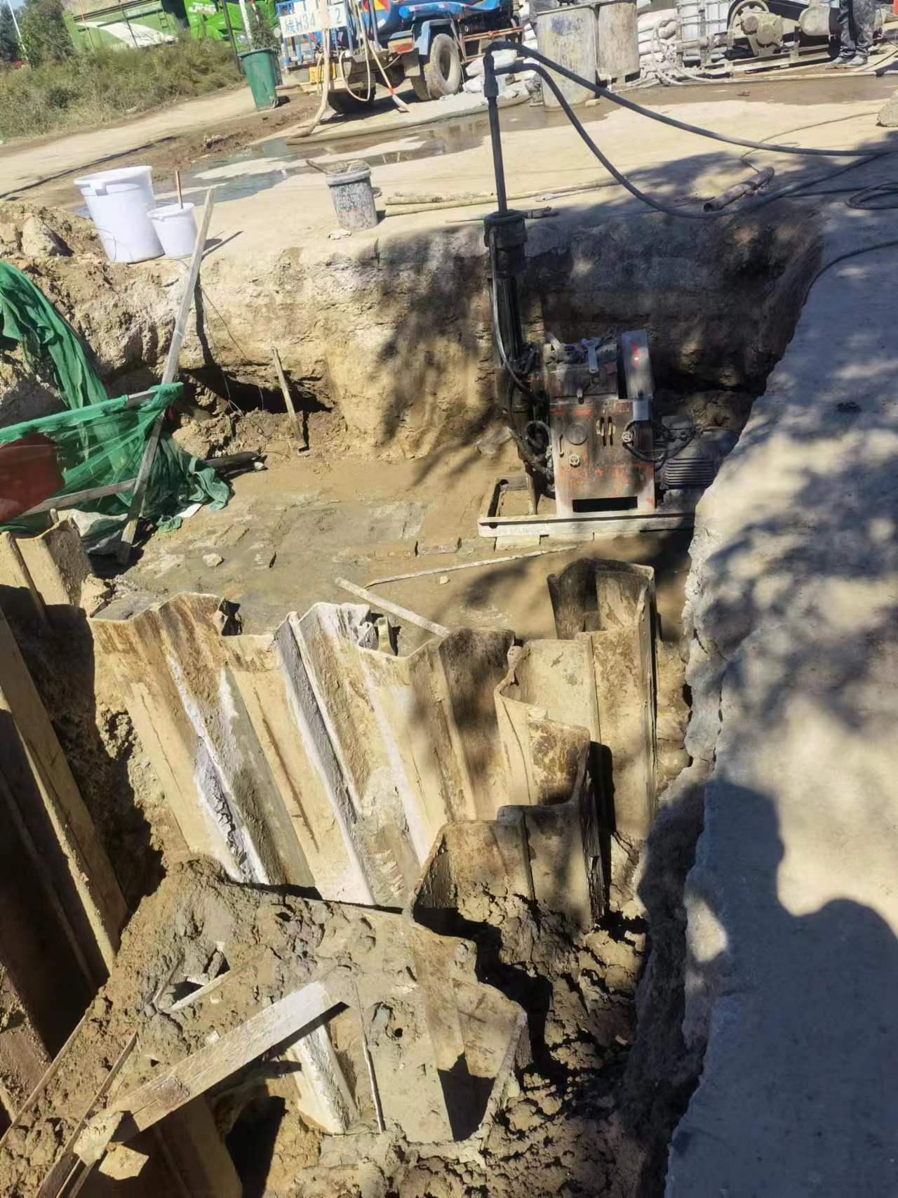 临沂基坑隧道止水帷幕桩底钻孔高压注浆